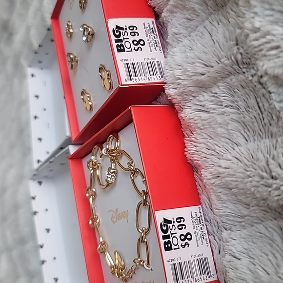 Disney Earrings and Bracelet - Picture 4 of 6